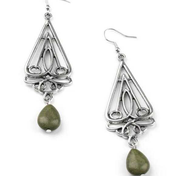 Paparazzi Jewelry - Transcendent Trendsetter - Green Earrings - Vintage - Picture 4 of 4